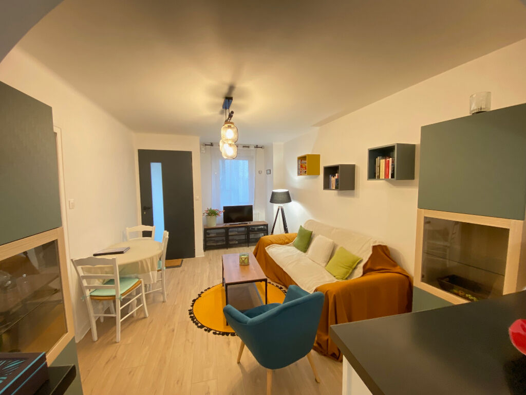 Appartement totalement rénové, à deux pas du port, Saint Quay Portrieux 3 pièce(s) Appartement totalement rénové, à deux pas du port, Saint Quay Portrieux 3 pièce(s)
